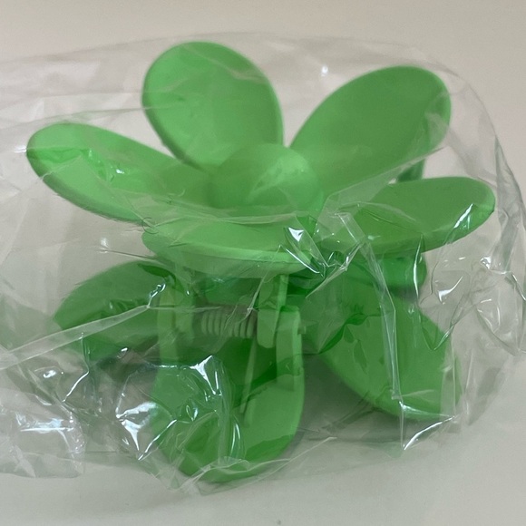 Large Flower Hair Accessories Claw Hair Clips Set of 2 Green & Teal Blue - Picture 5 of 9